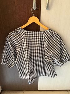 Black &amp; White Gingham Puff Sleeve Top