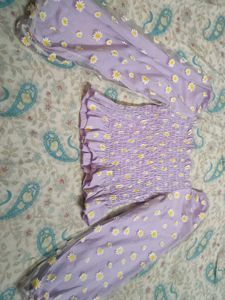 Cute Daisy Print Smocked Puff Sleeve Top