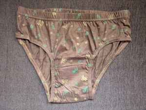 New unused cotton pack of 4 briefs 90cm