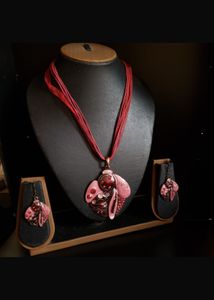 Vintage enemelled Pendant Necklace & Earrings Set