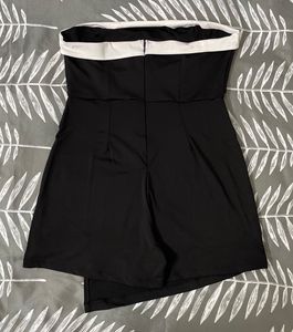 Chic Black &amp; White Skort Dress
