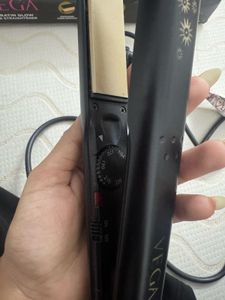 Vega Keratin Glow Hair Straightener