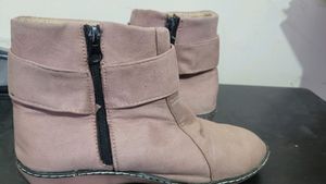 Fancy Winter Wear Pink Woman Boots In Velvet  Mate