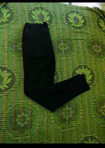 Black High-Waisted Skinny Jeans