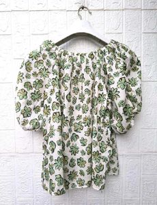 New with tag Floral Puff Sleeve Top