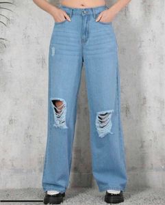 Distressed Wide Leg Jeans