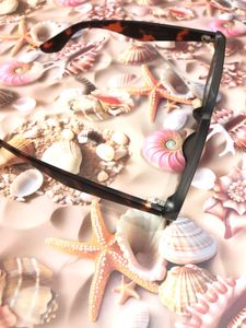 Stylish Black Cat-Eye Sunglasses