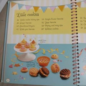Usborne Little Cakes and Cookies to Bake Book