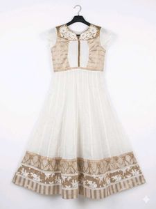 Elegant White Kurta with Embellished Border