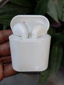 i7 TWS earbuds