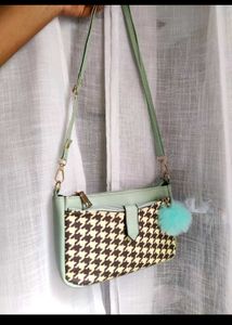 Houndstooth Pattern Crossbody Bag