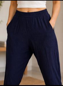 Comfortable Navy Blue Cropped Pants