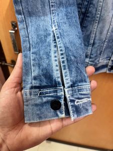 Acid Wash Blue Denim Jacket For Men (Size L) 🧥✨