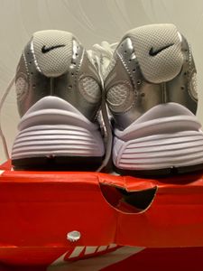 Nike Mens V5 RNR Sneakers 1000%ORIGINAL 💯 UK-9