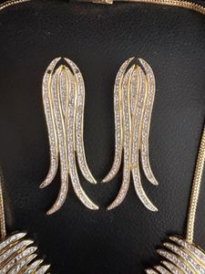 Diamond necklace set