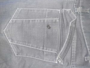 👖 BENETTON Dark Denim Jeans – Clean Fit