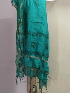 Beautiful Teal Dupatta with Leaf Print