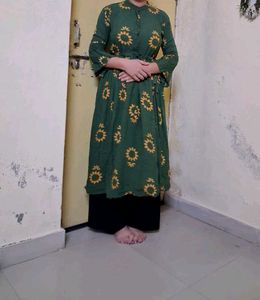 Green Kurta with Sunflower Print