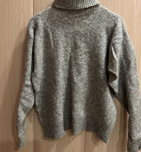 Cozy Gray Turtleneck Sweater