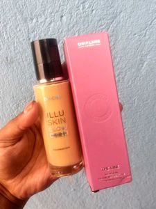 Oriflame Illuskin Glow Reflective Foundation