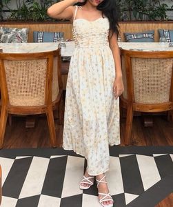 Floral Midi Dress with Sweetheart Neckline