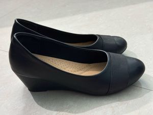 Black Ballet Flats