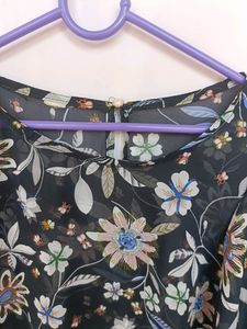 Black Floral 🌻Printed Top
