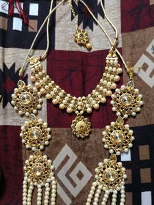 Elegant Pearl &amp; Kundan Jewellery Set