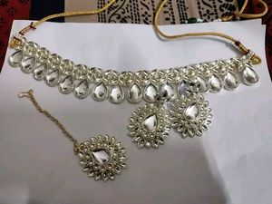 Kundan Necklace with Earrings