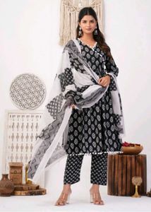 Stylish Black &amp; White Printed Kurta Set