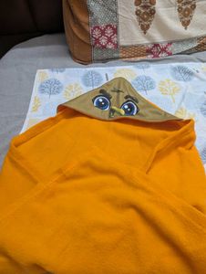 Cute Character Hooded Blanket and knee guard