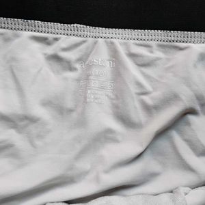 A. Testonk Cream Coloure Trnks