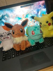 4 pokemon keychain set