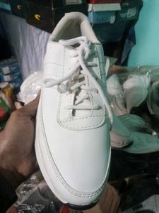 NEW NO USED SNEAKERS SHOES FOR MEN.