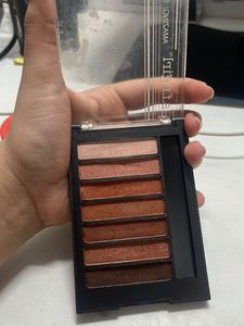 Trinigirl Eyeshadow Palette