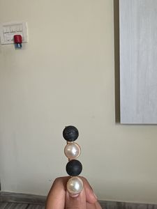 Elegant Pearl &amp; Black Hair Clip