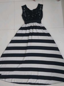 black and white women trending net maxi dress