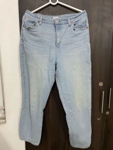 Light Wash Cropped Jeans | waist 32-33in