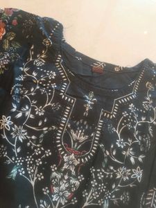 Stylish Black Floral Print Kurta Set