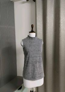 NWOT Banana Republic Mock Neck Top