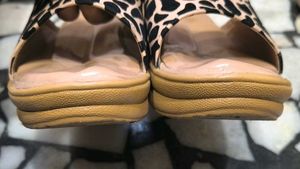 Giraffe Print Platform Slides