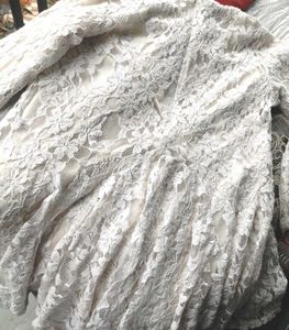 ❤️‍🔥Elegant  off White  Floral Lace Fit  top 🤌
