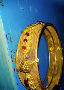 Elegant Golden Kangan