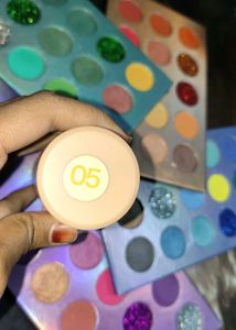 COMBO⚠️⚠️ Foundation+eyeshadow Pallete