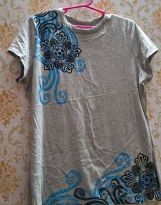 T-Shirt with Floral Print