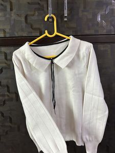 PURE WHITE WOOLLEN SWEATER