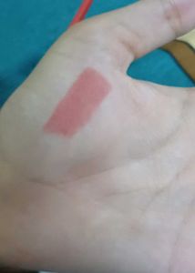 nude lipstick