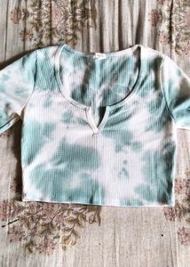 Tie-Dye Long Sleeve Crop Top