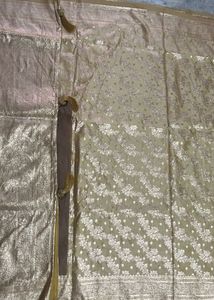 Elegant Silk Saree with Intricate Weave