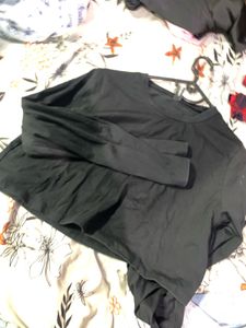 Chic Black Long Sleeve Cropped Top
